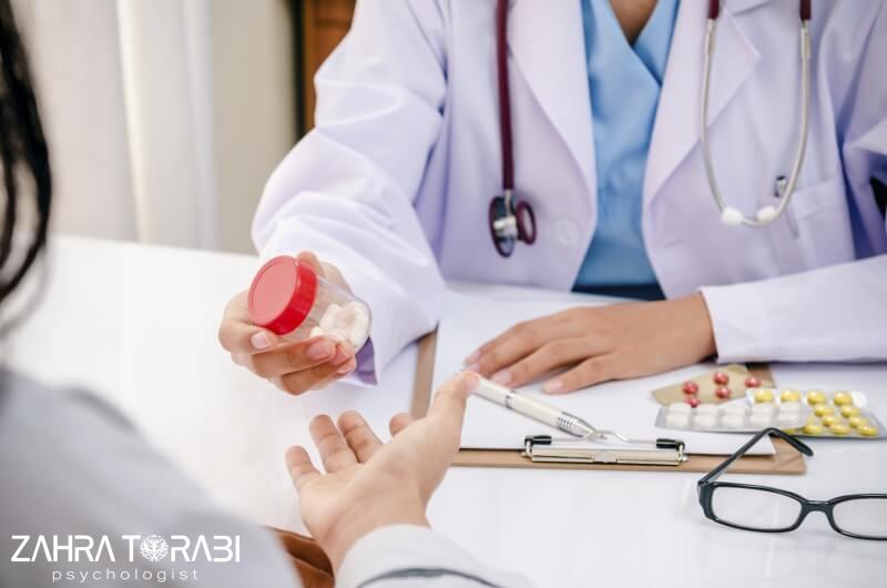 آشنایی با انواع روانشناسی و کاربردهای آن 8 تفاوت روانپزشک و روانشناس